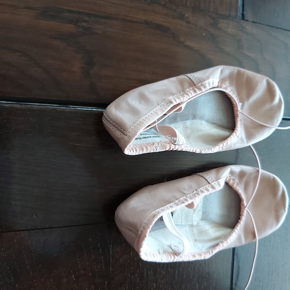 BALLET SLIPPERS- TODDLER- SIZE 10 1/2/ misc bin
